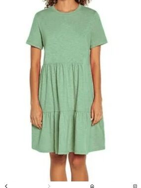 GAP Short Sleeve Tiered Midi Dress in Sage NWOT FLOWY BOHEMIAN medium beach